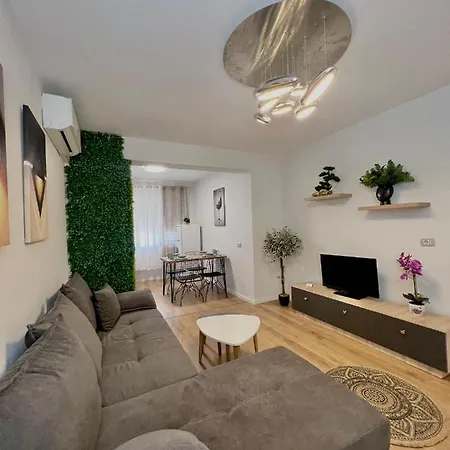 Pine Apartment *