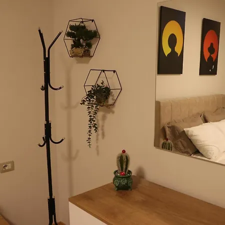 Pine Apartment *